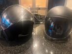 2 helmen, Fietsen en Brommers, Brommerhelmen, Ophalen, Zo goed als nieuw