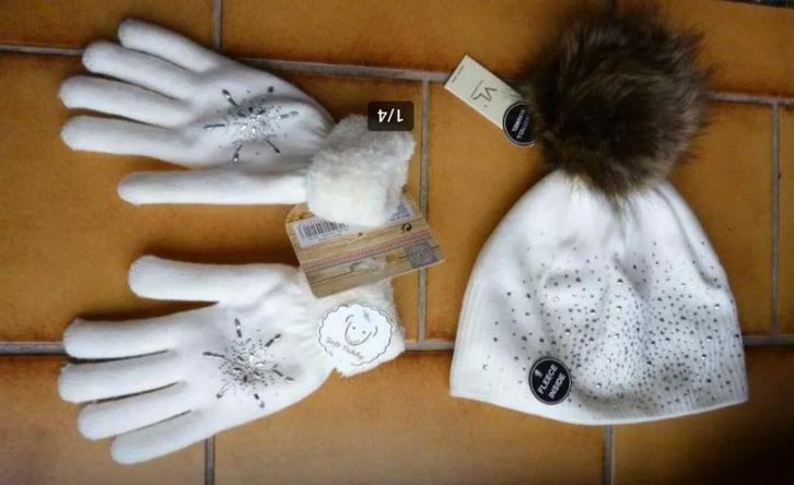 setje : muts + handschoenen            NIEUW, Vêtements | Femmes, Bonnets, Écharpes & Gants, Neuf, Bonnet, Enlèvement ou Envoi