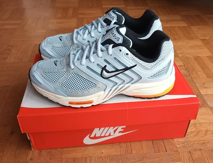 Nike Air Pegasus 2005 NEW schoenmaat 40,5, Kleding | Dames, Schoenen, Nieuw, Blauw, Ophalen of Verzenden