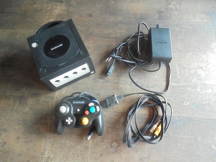 Nintendo GameCube spelconsole (zie foto's), Games en Spelcomputers, Spelcomputers | Nintendo GameCube, Gebruikt, Zwart, Met 1 controller