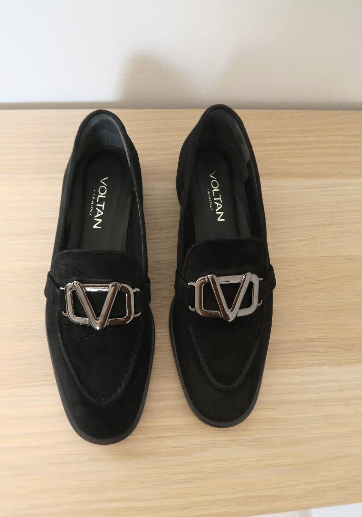 Zwarte mocassin daim- Voltan- M 36.5, Kleding | Dames, Schoenen, Zo goed als nieuw, Instappers, Zwart, Ophalen of Verzenden
