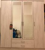 Armoire 4 portes, Comme neuf