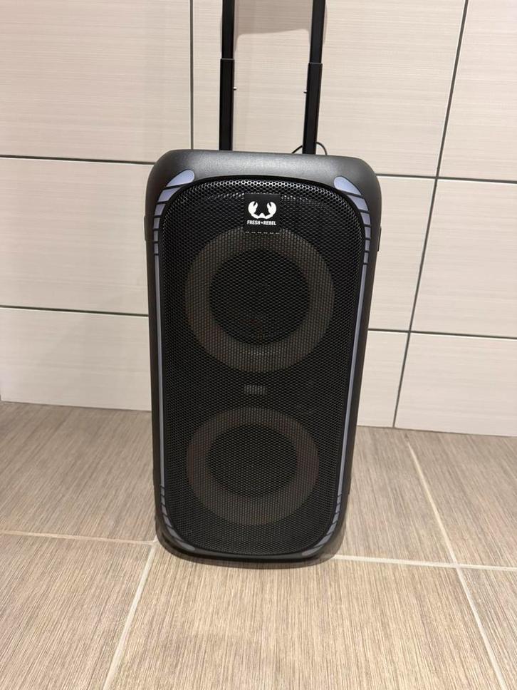 Speaker Party loud fresh & rebel bluetooth party box, Audio, Tv en Foto, Luidsprekerboxen, Zo goed als nieuw, Front, Rear of Stereo speakers