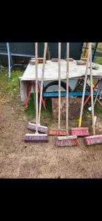 Schoop bortsel, Motoren, Ophalen