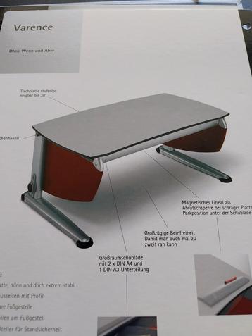 Lessenaar Moll model Varence. beschikbaar voor biedingen