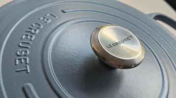 Le creuset gietijzeren pan diameter 28cm Signature blauw mat beschikbaar voor biedingen
