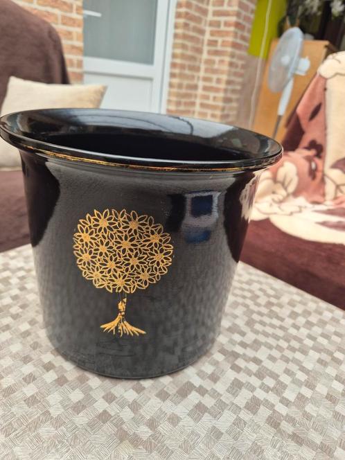Prachtige grote zwarte vaas/ bloempot met goud gedecoreerd, Huis en Inrichting, Woonaccessoires | Overige, Ophalen of Verzenden