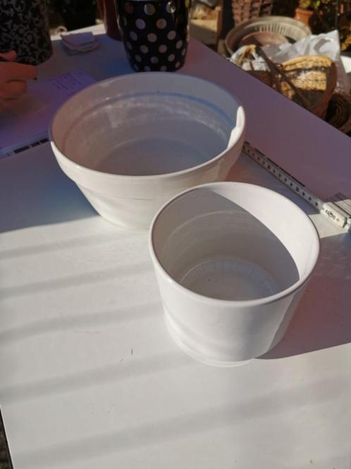 Bloempot rond wit in steen, laag en hoger model BL 5 – 6, Tuin en Terras, Bloempotten, Gebruikt, Steen, Binnen, Minder dan 40 cm