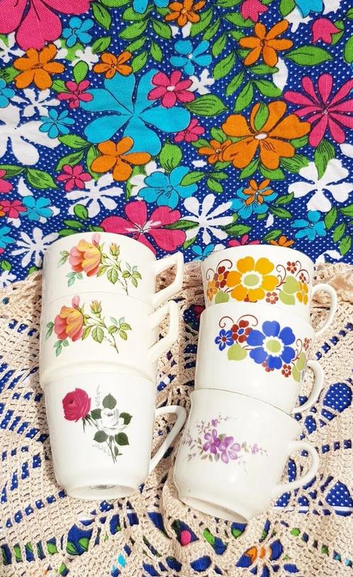 VEEL vintage bloembekers die niet bij elkaar passen 🌺🌺, Antiek en Kunst, Antiek | Servies los, Ophalen of Verzenden