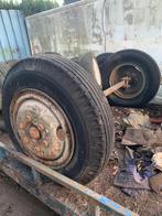 2 wielassen met banden 9R20, Ophalen