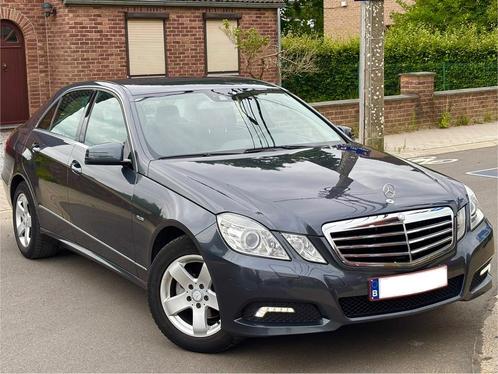 MERCEDES E200 CDI automatisch/MERCEDES onderhoudsboek, Auto's, Mercedes-Benz, Particulier, E-Klasse, Diesel, Euro 5, Berline, 5 deurs