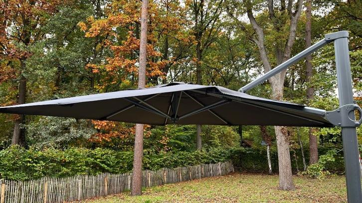Hangparasol 3x3m incl voet en granieten gewichten, Tuin en Terras, Parasols, Gebruikt, Zweefparasol, 3 tot 4 meter, Kantelbaar
