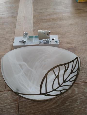 Zeer mooie wandlamp.
3 stuks beschikbaar.
25€/stuk. beschikbaar voor biedingen