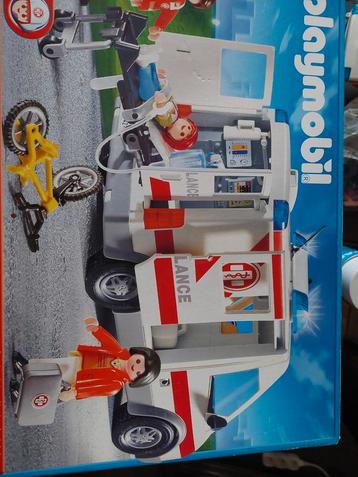 Playmobil Ambulance 4221 beschikbaar voor biedingen