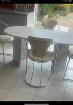 Marmeren ovale tafel met 4 witte stoelen., Huis en Inrichting, Ophalen, Gebruikt