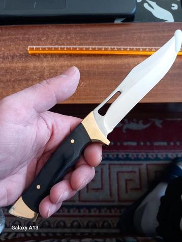 Mooi Strak Sterk Scherp Stevig Mes beschikbaar voor biedingen