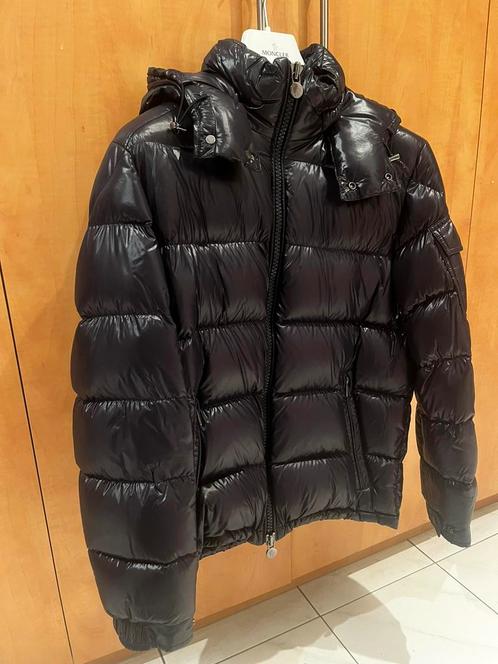 Orginele Moncler Maya puffer jacket, Kleding | Heren, Jassen | Winter, Zo goed als nieuw, Maat 48/50 (M), Blauw, Ophalen of Verzenden