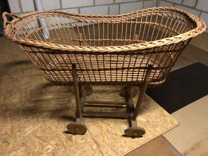 Berceau en osier sur roulette, Maison & Meubles, Maison & Meubles | Autre, Utilisé, Enlèvement
