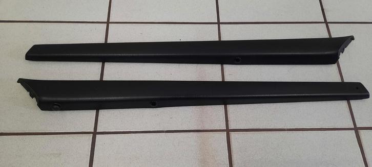 2 Moulures haut de portière Porsche 964, Autos : Pièces & Accessoires, Habitacle & Garnissage, Porsche, Enlèvement ou Envoi