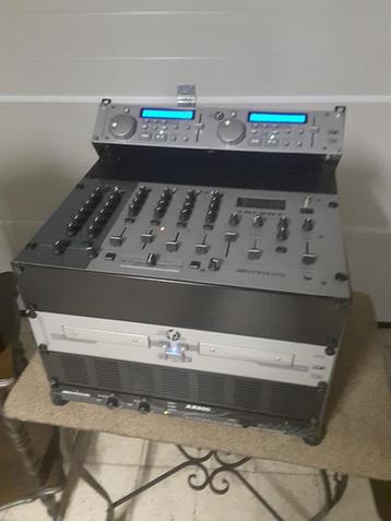 Complete en perfect werkende dj-set met speakers beschikbaar voor biedingen