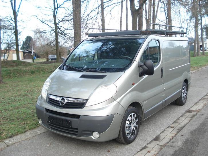 Opel Vivaro 2009 weinig km eerste eigenaar, Autos, Camionnettes & Utilitaires, Particulier, ABS, Caméra de recul, Airbags, Air conditionné