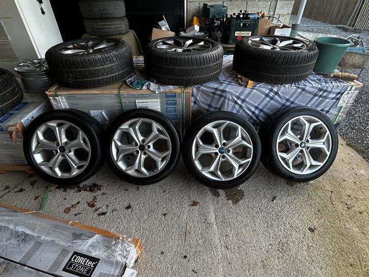Verkoop van een set Ford band+velg, Auto-onderdelen, Banden en Velgen, Banden en Velgen, Zomerbanden, 18 inch, 235 mm, Terreinwagen