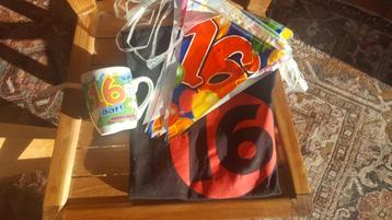 Set Sweet 16 : t-shirt, sac à boire et drapeaux, Enlèvement ou Envoi, Comme neuf