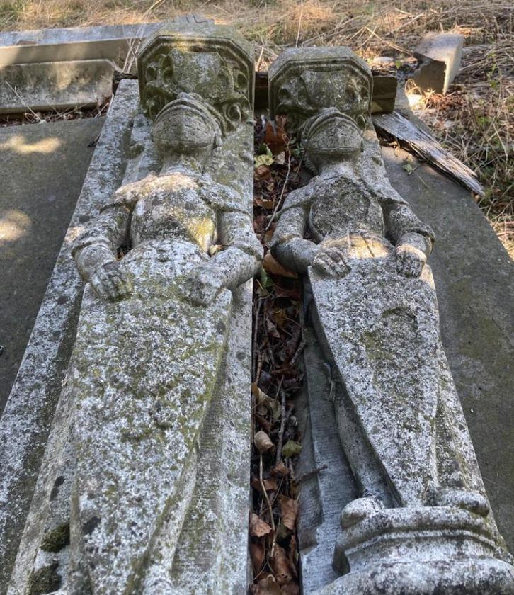 Unieke kasteelbeelden (volledige schouw) in natuursteen, Antiek en Kunst, Kunst | Beelden en Houtsnijwerken, Ophalen