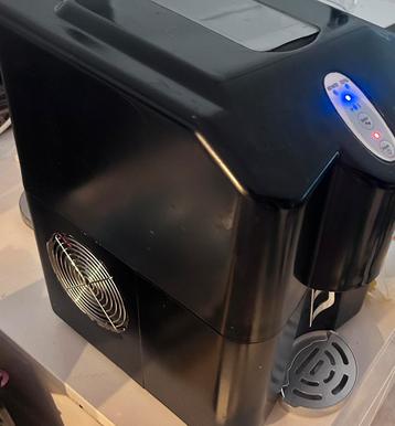 Betec ijsblokjesmachine met dispenser beschikbaar voor biedingen
