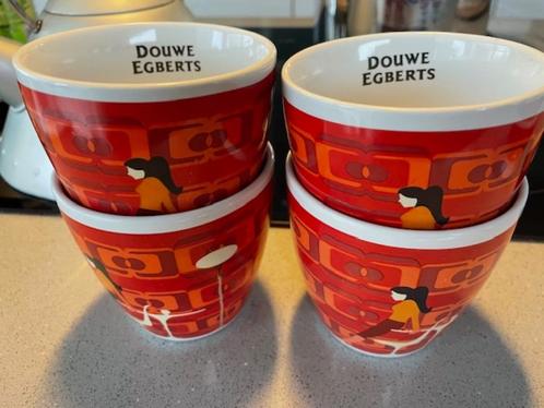 12 Douwe Egberts mokken en koffietassen en schalen, Huis en Inrichting, Keuken | Servies, Nieuw, Kop(pen) en/of Schotel(s), Aardewerk