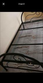 Ik verkoop een ijzeren eenpersoonsbed., Huis en Inrichting, Slaapkamer | Bedden, Ophalen of Verzenden, Zo goed als nieuw, Eenpersoons