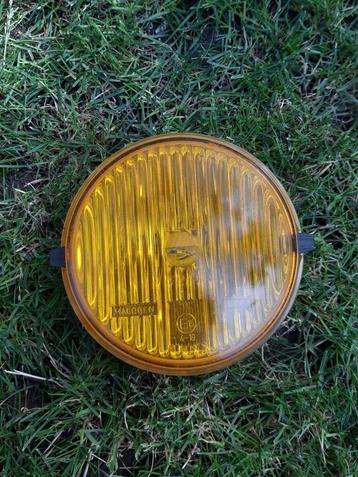 Gele mistlamp. beschikbaar voor biedingen