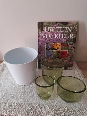 Nieuwe bloempot Nieuwe set vazen Gratis boek 300blz  beschikbaar voor biedingen