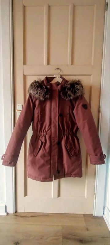 Manteau d'hiver beschikbaar voor biedingen
