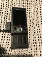 gsm vintage Sony Erricson W910i série Walkman et chargeur, Télécoms, Noir, Modèle coulissant, Ne fonctionne pas, Clavier physique