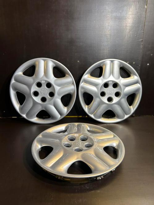 3 wieldoppen Toyota Corolla Verso Yaris 15", Auto diversen, Wieldoppen, Gebruikt, Ophalen of Verzenden