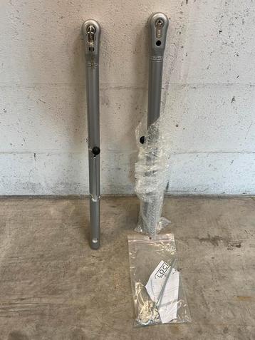 Poort grondgrendel met slot beschikbaar voor biedingen