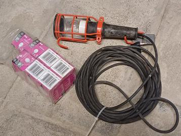 Lampe de travail Facom à suspendre  beschikbaar voor biedingen