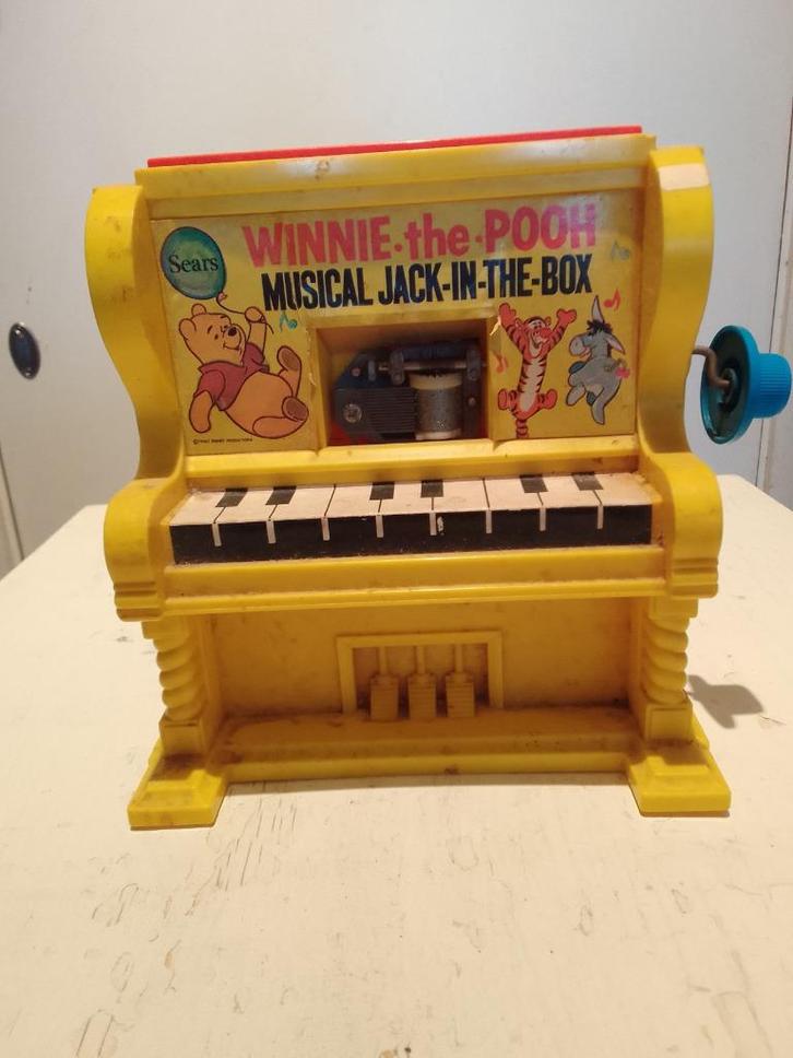 Disneyfiguur. Winnie the Pooh muzikale piano., Verzamelen, Disney, Gebruikt, Beeldje of Figuurtje, Winnie de Poeh of vrienden