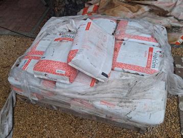 Zakken cement 25 kg beschikbaar voor biedingen