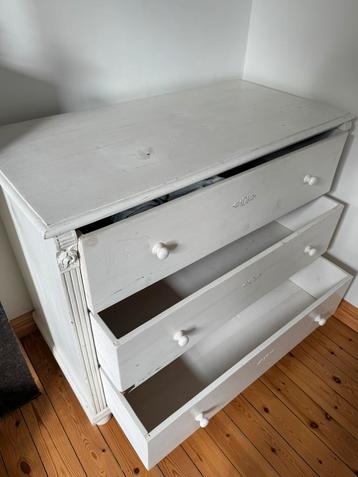 Commode sapin blanche  style cottage beschikbaar voor biedingen