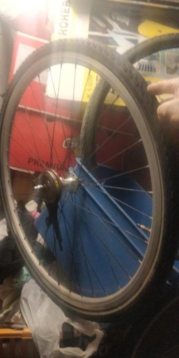 Roues vélo de différentes tailles et forme beschikbaar voor biedingen