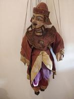 Indonesische marionet, Ophalen