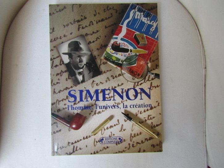 Découvrons "Simenon, l'homme, l'univers, la création", Boeken, Biografieën, Zo goed als nieuw, Film, Tv en Media, Ophalen of Verzenden