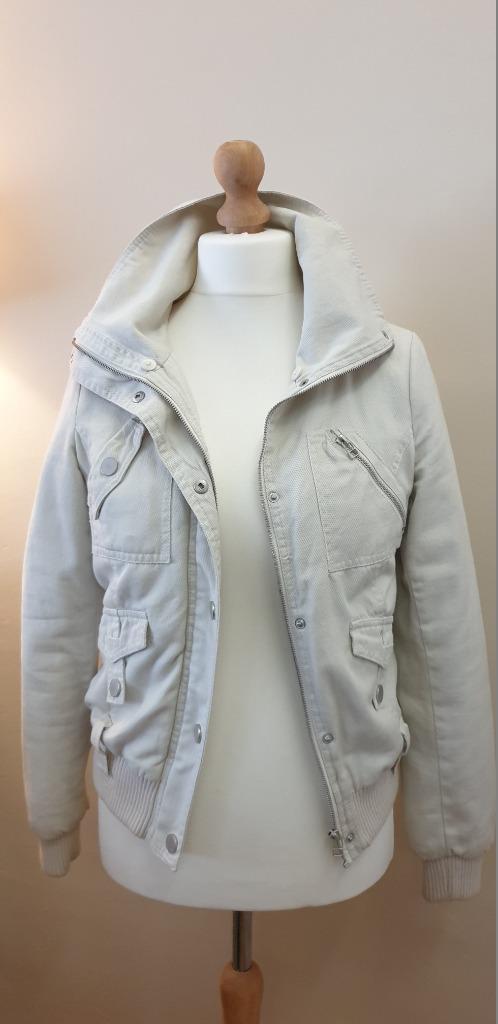 TRF beige jas - Maat L, Kleding | Dames, Jassen | Winter, Gedragen, Maat 42/44 (L), Beige, Ophalen of Verzenden