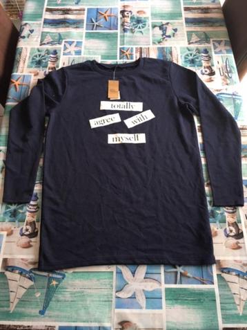 Nieuwe donkerblauwe , korte jurk met tekst - maat M beschikbaar voor biedingen