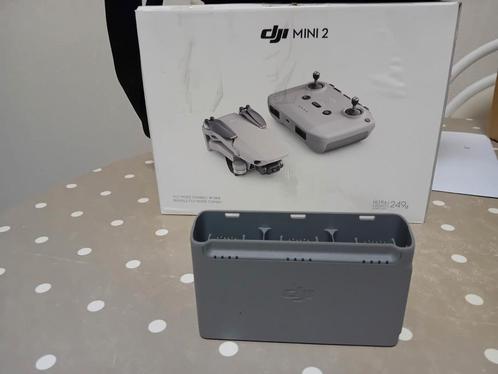DJI Mini 2 combo fly more ( minder dan 2 uur ) gevlogen ), Hobby en Vrije tijd, Modelbouw | Radiografisch | Helikopters en Quadcopters