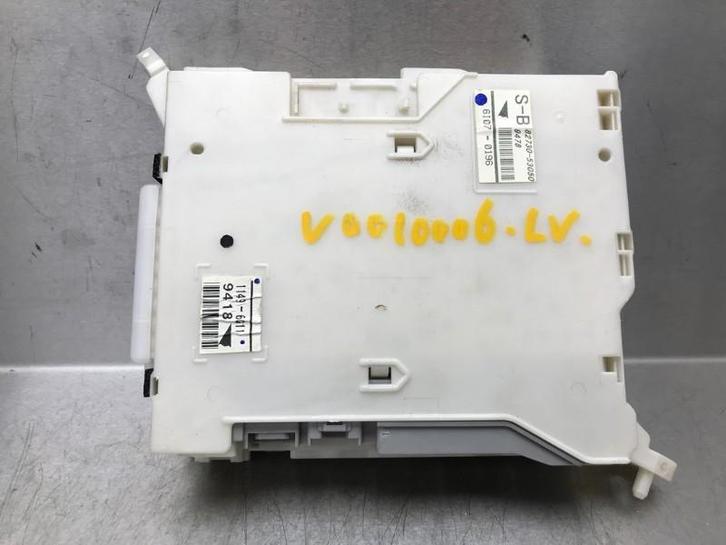 ZEKERINGKAST Lexus IS (E2) (01-1998/03-2013) (|8273053050|), Auto-onderdelen, Elektronica en Kabels, Lexus, Gebruikt