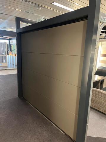  Garagepoort – Achterveer – Somfy Motor – 2400 x 2065 beschikbaar voor biedingen