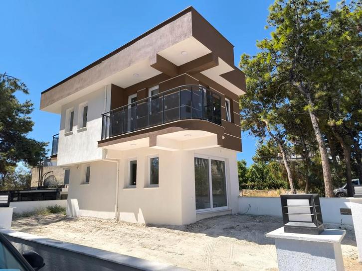 Villa duplex à vendre à Kuşadası, à 1200 mètres de la mer., Immo, Buitenland, Turkije, Woonhuis, Stad